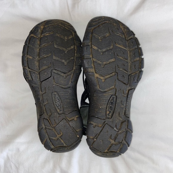 Keen Newport H2 Size 9.5 Black - Picture 3 of 3